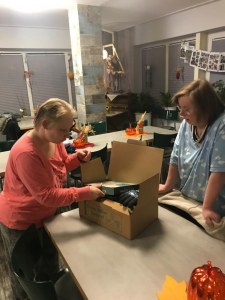 Weihnachtspäckchen für Kinder in Not – wir machen mit!