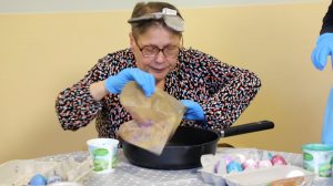 Fröhliche Osterstimmung in der Schillerstraße! 🐣🌷